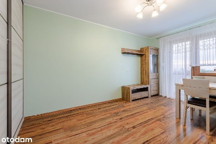 Komfortowe mieszkanie 2 pokojowe. Oddzielna kuchnia + Strych! OKAZJA!