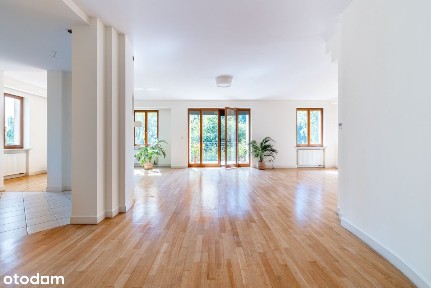 Pod Skocznią | Trzy sypialnie | Parking