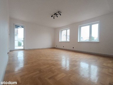 Przestronne 3-pokojowe mieszkanie z balkonem i garażem