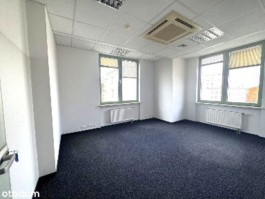 Biuro w dogodnej lokalizacji tuż przy stacji metra - centrum miasta