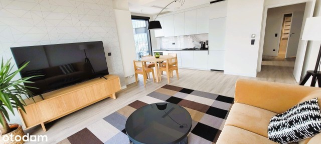 3 pokoje, 25 piętro, Towarowa Towers