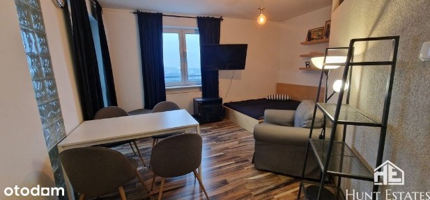 Przestronna kawalerka (40m²) z widokiem i Metro