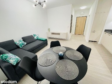 Lux kawalerka z balkonem obok CH Promenada.