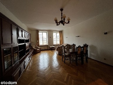 Przestronne mieszkanie z widokiem na Rynek Starego Miasta