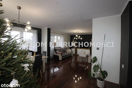 Przestronny dom na sprzedaż w Bobrownikach