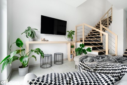 Przestronny, środkowy segment w spokojnej lokaliza