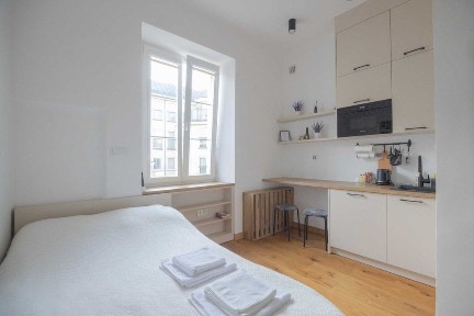 Sprzedam mini kawalerkę na ul. Chmielnej - Śródmieście