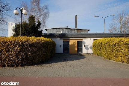 Budynek biurowy z częścią magazynową