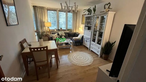 Trzy pokoje z oddzielną kuchnią, Saska Kępa