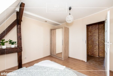 Klimatyczne 3 pokoje z balkonem -Śródka, kamienica