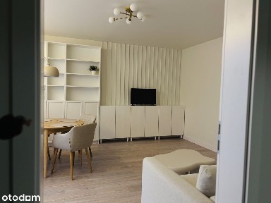 Przestronne 2-pokojowe mieszkanie po generalnym remoncie, 1. najem