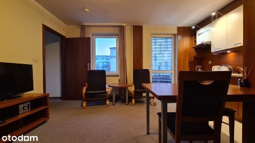 2-pokoje na pograniczu dzielnic Ursus/Włochy,2010