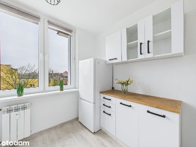 Przytulna kawalerka z balkonem w bloku