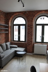 Kawalerka w odrestaurowanej kamienicy w centrum