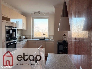 Wygodne mieszkanie z dwiema łazienkami.