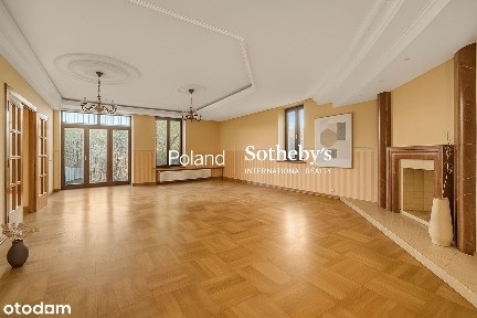 Przestronny dom idealny na biuro, kancelarię lub siedzibę instytucji