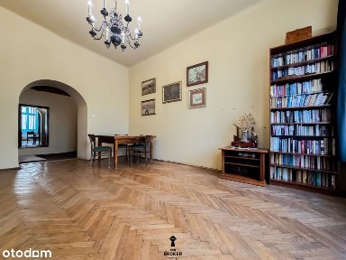 Nowy Świat 2 pok kamienica po remoncie winda