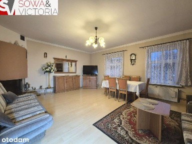 Przestronne mieszkanie w zabytkowej kamienicy.