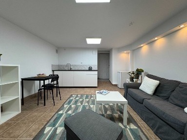 Do wynajęcia dwa pokoje po remoncie, niski parter, Kadecka 10