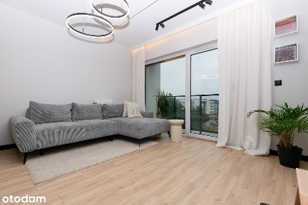 Nowoczesny apartament z antresolą, dwoma balkonami oraz tarasem