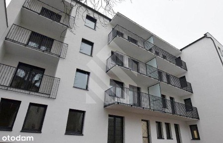 Kameralny budynek na Śródmieściu.