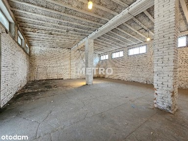 Powierzchnia magazynowa z rampą blisko centrum