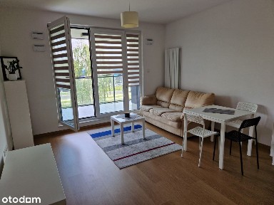 2 pokoje/duży balkon/świetna komunikacja