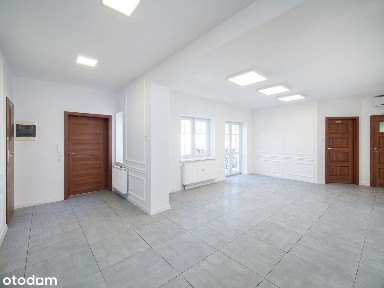 Lokal usługowy w samym centrum Leszna - 90 m², duży parking, taras
