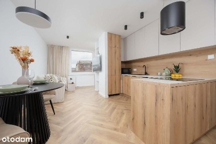 2 pokoje | Po generalnym remoncie | Balkon | Metr