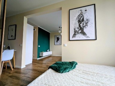 Piękne 2 pokoje świeżo po remoncie! Niski czynsz, spory balkon.