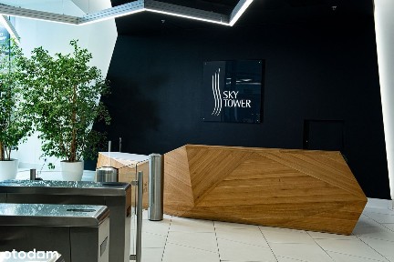 Biuro ok. 64 m² w Sky Tower z widokiem na miasto