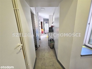 Starówka, Wejście Z Ruchliwej Ulicy