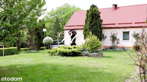 Klimatyczny dom w Taczałach z dużym ogrodem