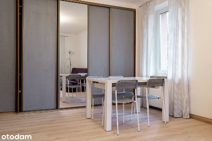 Przestronna kawalerka w Piastowie