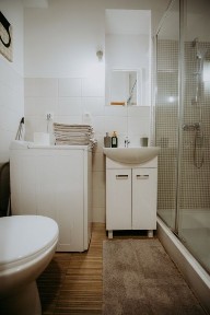 Mieszkanie na miesiac bez kaucji - duża kawalerka piotrkowska 141 Łódź