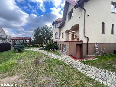 Na sprzedaż przestronny dom 360 m² z ogrodem 1100 m² | Gołków