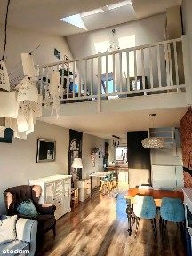 Przestronne, dwupoziomowe mieszkanie z widokiem na zieleń