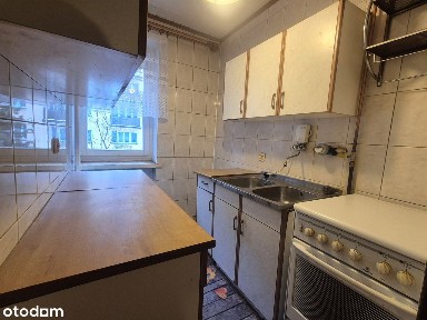 3 pokoje na osiedlu kwiatowym do remontu