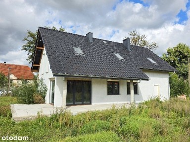 Nowy, wolnostojący dom w trakcie budowy!