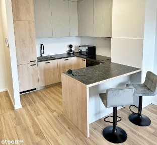 Wysoki standard, od południa, miejsce w hali