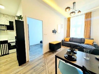 2 pokoje, oryginalne, Bydgoskie Przedmieście, piękna kamienica