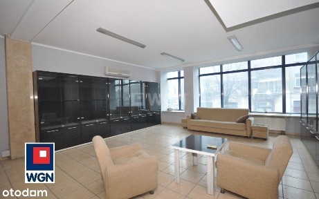 Lokal użytkowy, 240 m², Radomsko