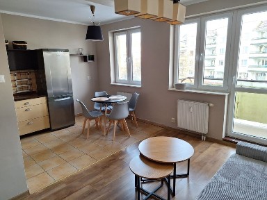 Wynajmę 2 pokojowe mieszkanie przy. Ul. Św. Wojciecha