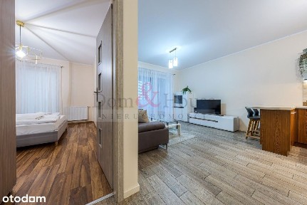 Wchodzisz i wszystko jest na swoim miejscu, Reda