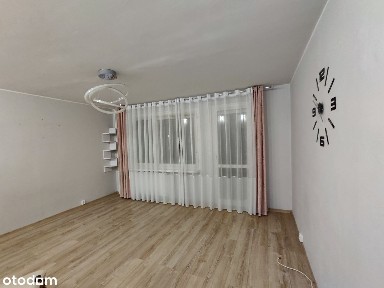 Ładne mieszkanie II pietro, duży balkon, dobra lokalizacja.