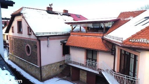 NIEPOWTARZALNY DOM DOSKONAŁY RÓWNIEŻ NA SIEDZIBĘ FIRMY, 3 GARAŻE.