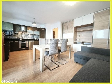 Przy metro Bemowo, 3 pokoje, 2009 r.