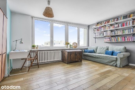 Sprawdź >> Duża klimatyczna kawalerka