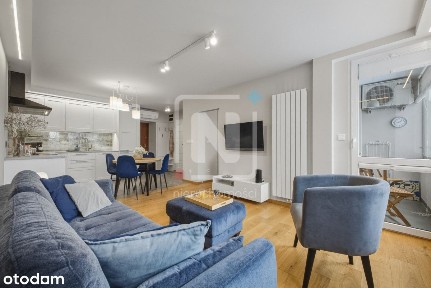 Światło, styl, świetna komunikacja, Plac Zawiszy