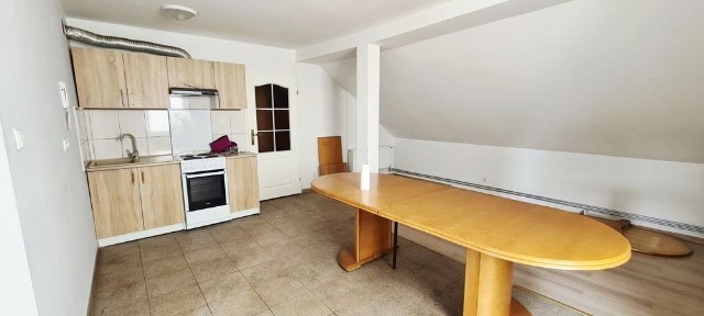 Sprzedam mieszkanie w kamienicy w centrum